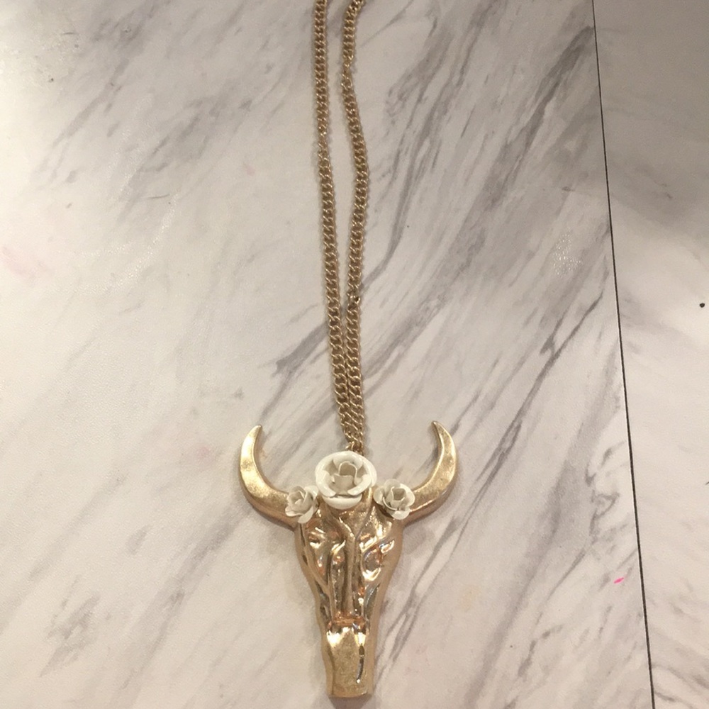 Long bull necklace